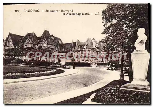 Cartes postales Cabourg Monument Bertrand Et Normandy Hotel