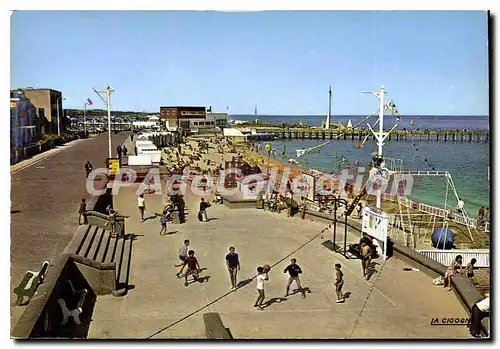 Cartes postales moderne Courseulles Sur Mer La Plage Et Son Boulevard