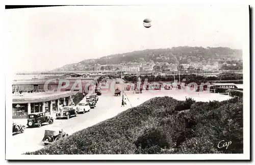 Cartes postales Deauville Plage Fleurie Vue Generale Vers Le Port