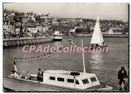 Cartes postales moderne Deauville Trouville L'Entree Du Port