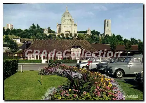 Cartes postales moderne Lisieux La Basilique Et Le Syndicat D'Initiative