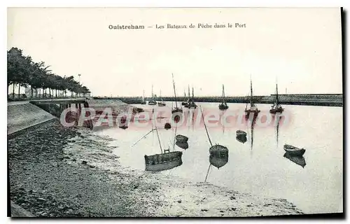 Ansichtskarte AK Ouistreham Les Bateaux De Peche Dans Le Port