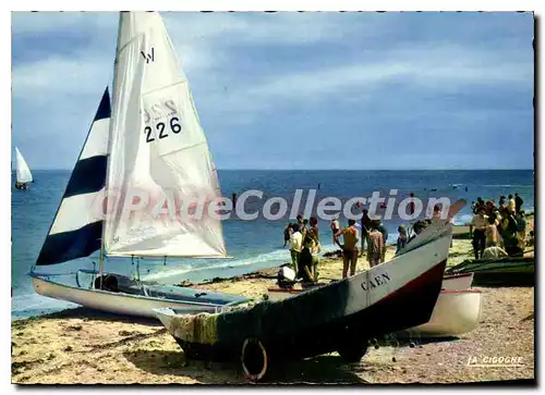 Cartes postales moderne Saint Aubin Sur Mer Voiliers Sur La Plage