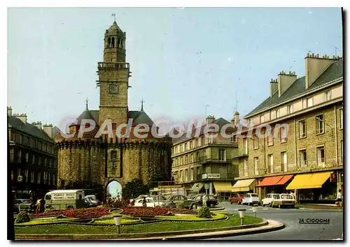 Cartes postales moderne Vire La Place Du 6 Juin Et La Porte Horloge 1480