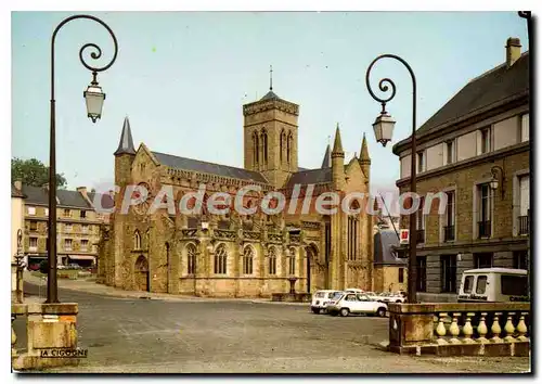 Cartes postales moderne Vire L'Eglise Notre Dame Vue De La Place Du Ch�teau