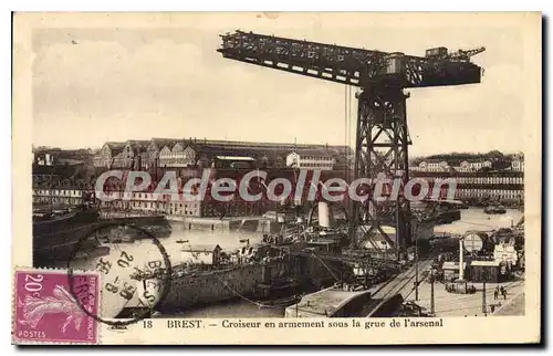 Cartes postales Brest Croiseur En Armement Sous La Grue De I'Arsenal