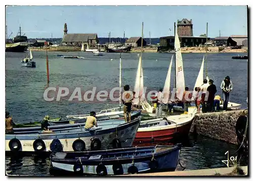 Cartes postales moderne Camaret L'Ecole De Voile Face A La Tour Vauban