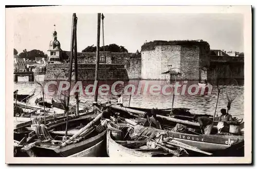 Cartes postales Concarneau L'Avant Port Au Fond I'Entree De La Ville Close