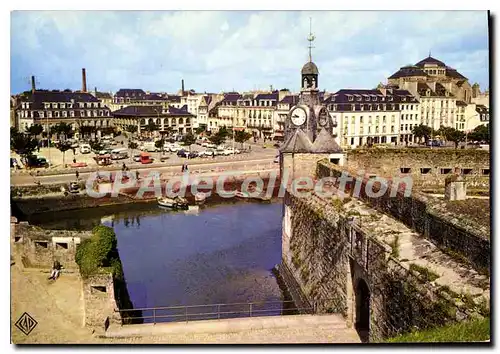 Cartes postales moderne Concarneau Vue Sur La Place Jean Jaures