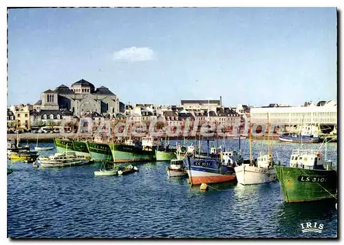 Cartes postales moderne Concarneau Le Port Vers I'Eglise