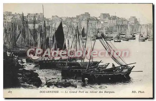 Cartes postales Douarnenez Le Grand Port au Retour Des Barques