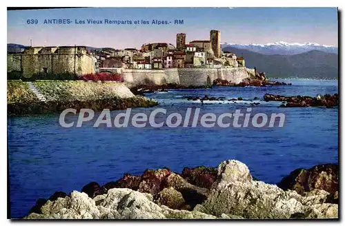 Cartes postales Antibes Les Vieux Remparts Et Les Alpes