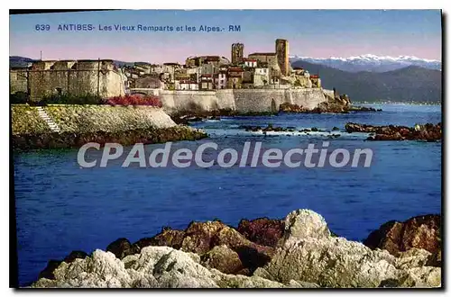 Cartes postales Antibes Les Vieux Remparts Et Les Alpes