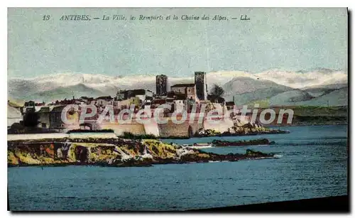 Cartes postales Antibes La Ville Les Remparts Et La Chaine Des Alpes