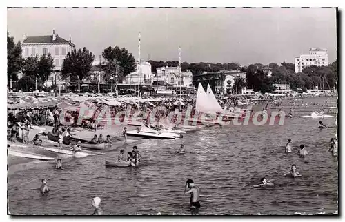 Cartes postales Juan Les Pins La Plage Et La Promenade