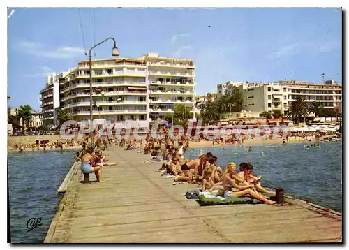 Cartes postales moderne Juan Les Pins La Jetee Et La Plage Des Terrasses