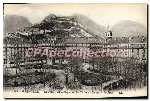 Cartes postales Grenoble La Place Victor Hugo La Statue De Berlioz Et Les Forts