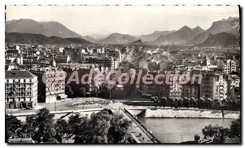 Cartes postales Grenoble Vue Generale Et Le Cours Jean Jaures