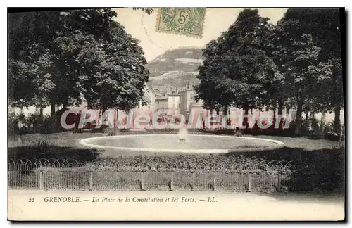 Cartes postales Grenoble La Place De La Constitution Et Les Forts