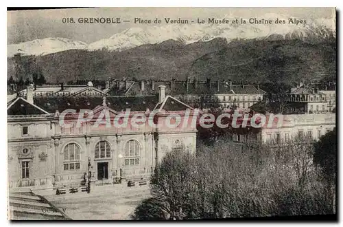 Ansichtskarte AK Grenoble Place De Verdun Le Musee Et La Chaine Des Alpes