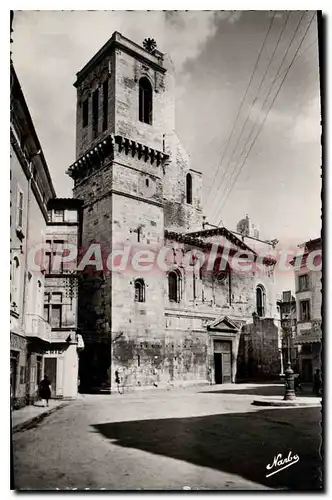 Cartes postales Nimes La Cathedrale