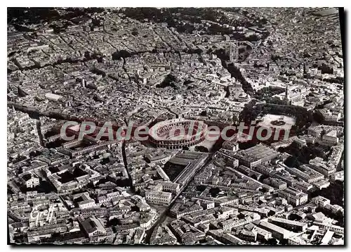 Cartes postales moderne Nimes Vue Aerienne Les Arenes et I'Esplanade