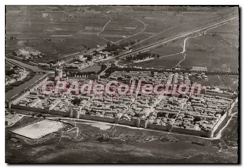 Cartes postales moderne Aigues Mortes Vue Aerienne Sur La Cite Et Le Salin