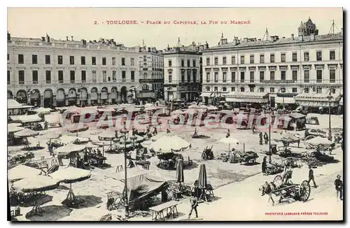 Cartes postales Toulouse Place Du Capitgle La Fin Du Marche