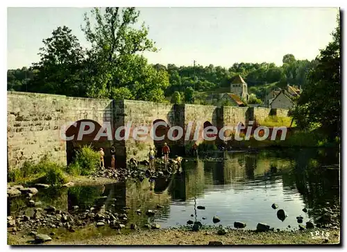 Cartes postales moderne Moutier D'Ahun Le Pont Romain Et I'Eglise