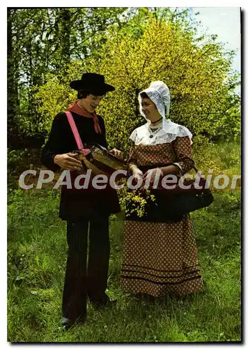 Moderne Karte Folkiore En Perigord Couple En Costume Regional