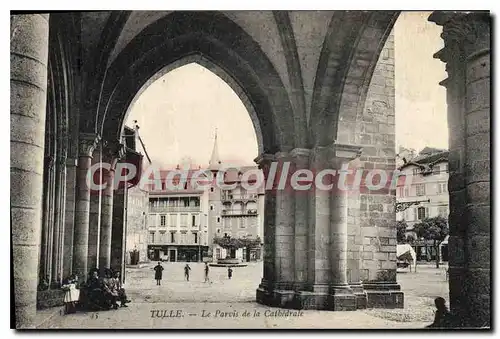 Ansichtskarte AK Tulle Le Parvis De La Cathedrale