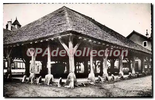 Cartes postales Nolay Les Halles Monument Historique