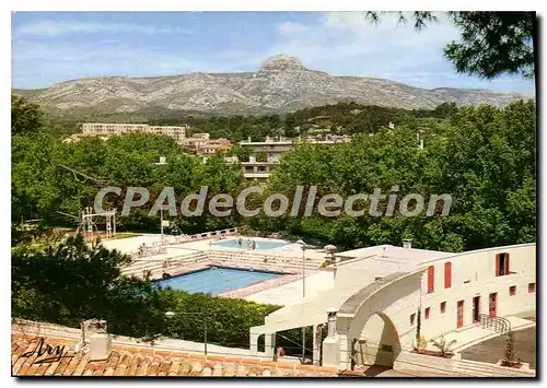 Cartes postales moderne Aubagne La Piscine Municipale Dominant la Ville le Massif de Garlaban