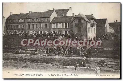 Ansichtskarte AK Arromanches les Bains La Petite Cale a l'beure des bains