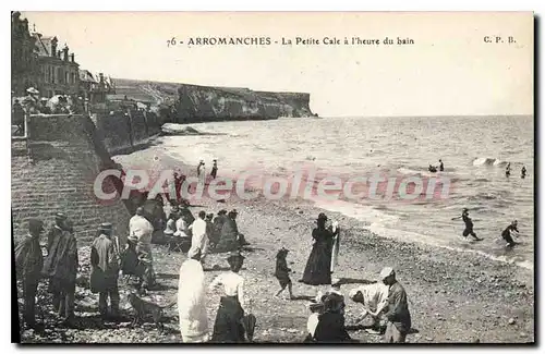 Ansichtskarte AK Arromanches La Petite Cale a l'heure du bain