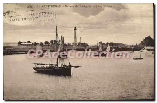 Ansichtskarte AK Ouistreham Bateau de Peche dans l'Avant Port