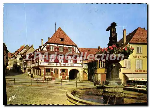 Cartes postales moderne Barr Bas Rhin sur la Route du Vin La Place de l'Hotel de Ville