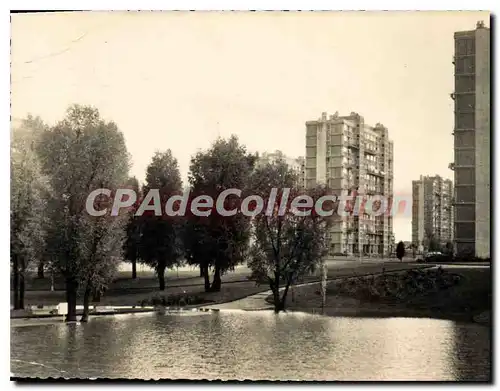 Cartes postales moderne Balon sur Saone S et L Quartier de l'Auhepin Un joli coin du Parc