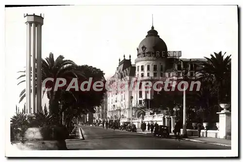 Cartes postales Nice La Promenade des Anglais et l'Hotel Negresco