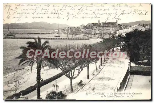 Cartes postales Cannes le boulevard de la Croisette et le Mont Chevalier