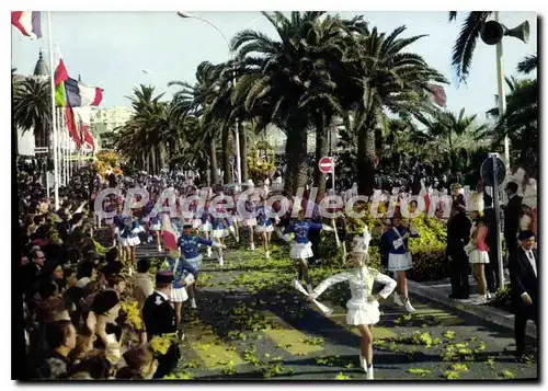 Cartes postales moderne Cannes La Cote d'Azur Hataille de Fleurs et defile de Majorettes