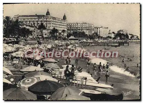 Cartes postales moderne Cannes La Plage de la Croisette La Cote d'Azur