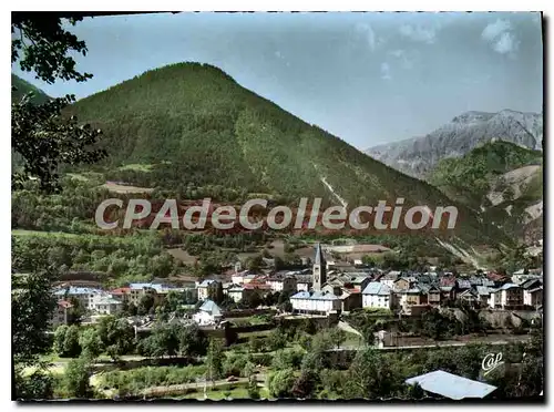 Cartes postales moderne St Etienne de Tinee (A M) Alt 1150 m Vue generale et cime de la Pinatelle (1800 m)