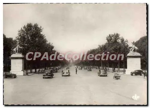 Cartes postales moderne Paris Avenue des Champs Elysees