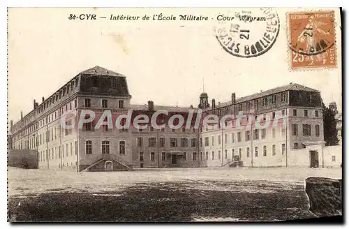 Cartes postales Cyr Interieur de l'Ecole Militaire Cour Wagram