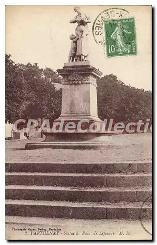 Cartes postales Parthenay Statue du Pain de Lefeuvre