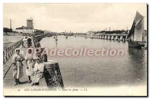 Cartes postales Les Sables D'Olonne Dans les Jetees