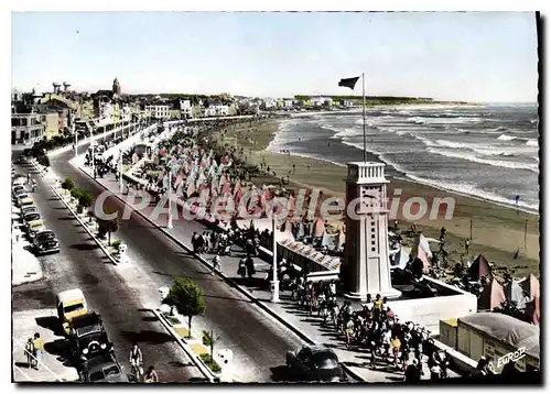 Cartes postales Les Sables D'Olonne La Plage et la nouvelle horloge