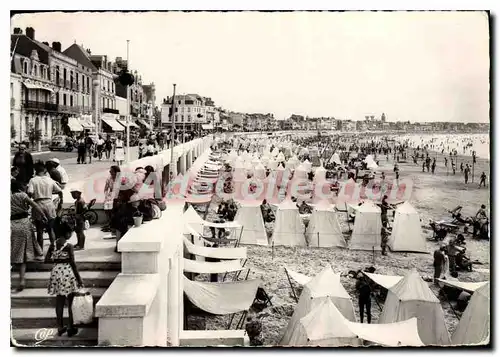 Cartes postales Les Sables D'Olonne La Plage et le Remblai vers les Pins