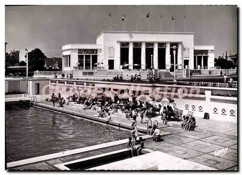 Cartes postales moderne Les Sables D'Olonne Vendee Le Casino au premier plan La Piscine